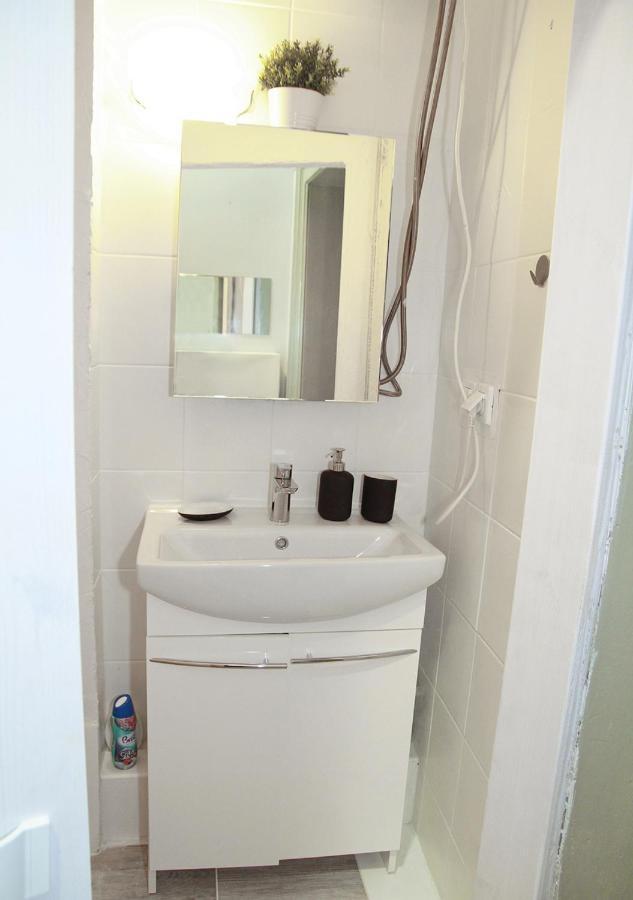 Grey Studio Apartment Wroclaw Luaran gambar